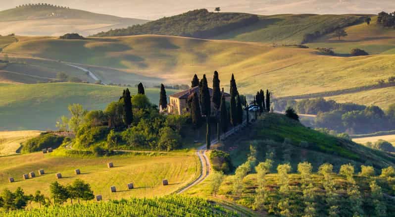 ROMANTIC WINE TOUR FOR 2 - Wine Tour in Chianti (Tuscany) - First winery: wine, food, and a proper Tuscan table