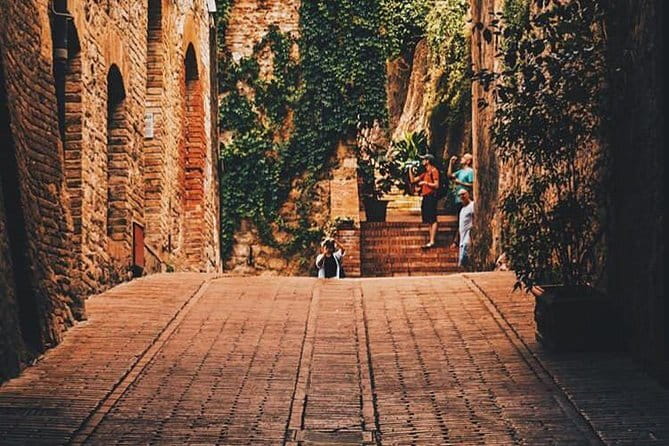 San Gimignano and Volterra Tour by Private Luxury Van - Choosing lunch near Fattoria San Donato