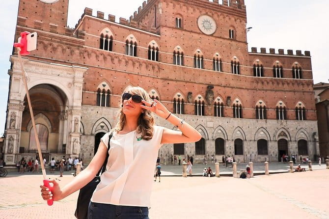 San Gimignano, Siena, Monteriggioni, Chianti Day Trip with Lunch & Wine Tasting - San Gimignano and its forest of towers