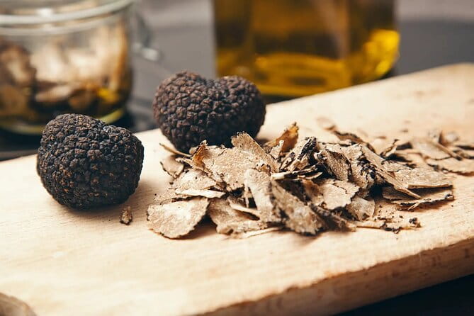San Gimignano Wine Tasting With Truffle Tour - The two-hour search for truffles