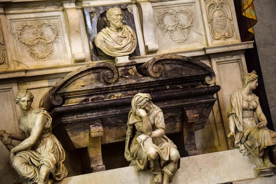 Santa Croce Basilica Guided Tour - Michelangelo, Galileo, and the monuments inside