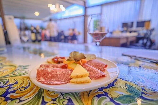 Semi-Private Chianti Wine Tour with Dinner in Tuscany Vineyard - Meeting point, timing, and the return to Florence