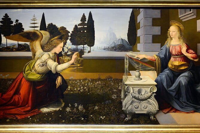 Semi-Private Uffizi Gallery Guided Tour with Priority Access - Following the Medici family through the gallery