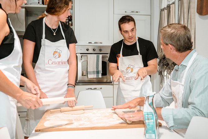 Share Your Pasta Love in a Local’s Home in Florence - The welcome: aperitivo before the dough