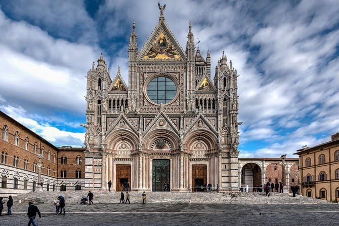 Siena and Chianti Wineries Excursion by Private Luxury Van from Florence - Two hours in Siena’s medieval center