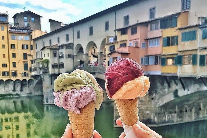 Sit and walk Florence tour with Gelato - Ponte Vecchio and the Arno