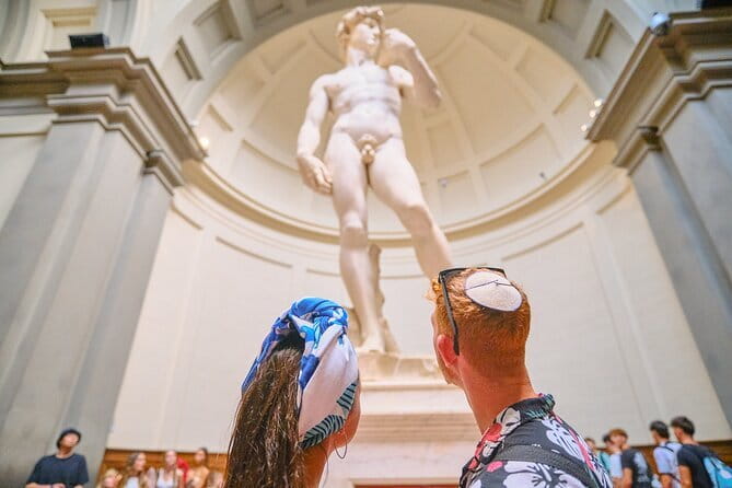 Skip the Line: Accademia Gallery Guided Tour in Florence - Meeting at Via Cavour and reaching the gallery