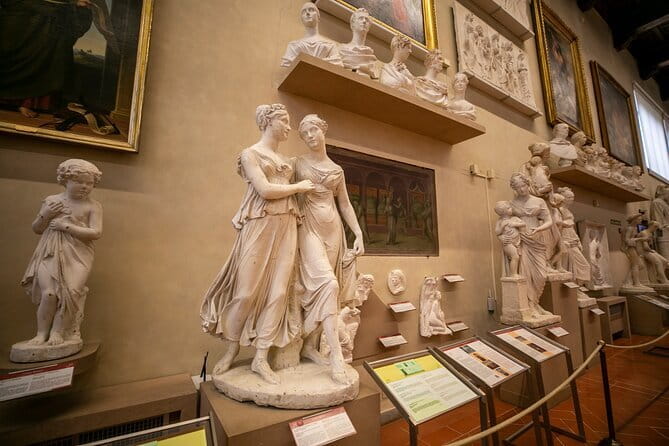 Skip-the-line Michelangelo's David & Florence Highlights Tour - Santa Croce and the shape of the route
