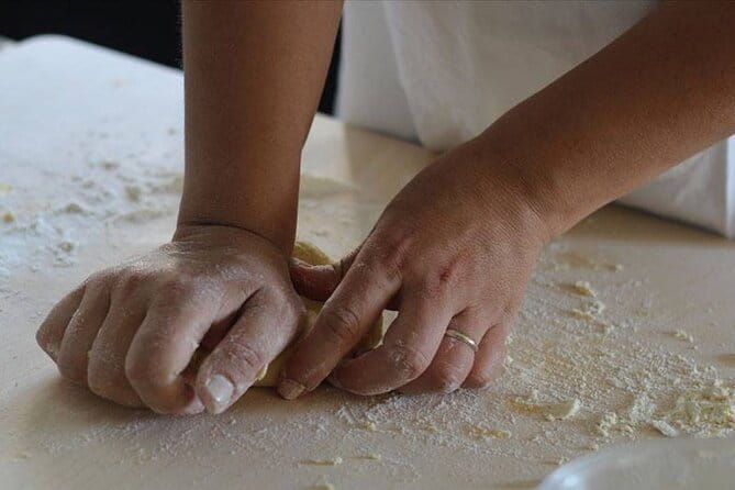 Small group PURO Vegan pasta and bruschette Class in Florence - The chefs make a real difference