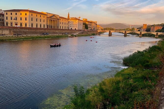 Sunset Bike tour of Florence &Rose Garden & Piazzale Michelangelo - Crossing the Arno by Ponte Santa Trinita