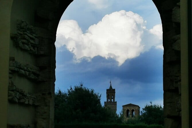 The Best of Florence Walking Tour in a Small Group - The Uffizi and the road toward the Arno