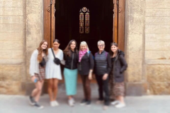 The not-touristy Florence with Camilla, local art historian - Starting in Piazza Santa Croce