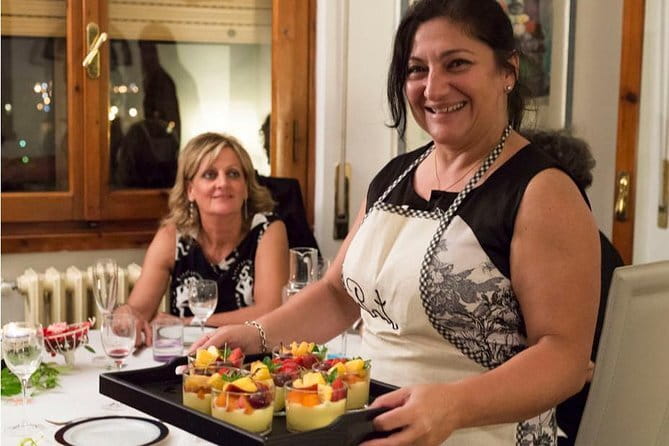 Traditional Tuscan Cooking Class in Florence - Entering Patrizia’s Florence home at 7 pm