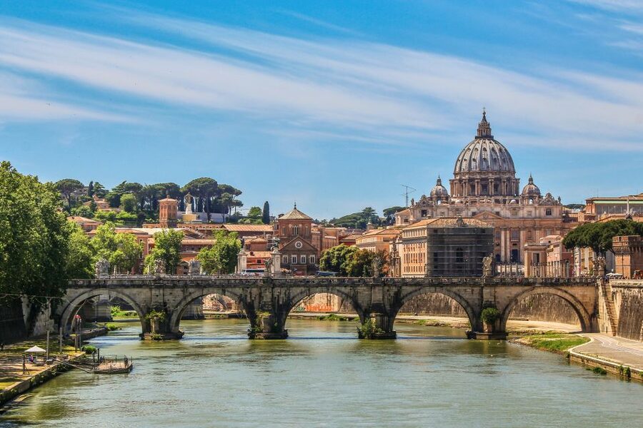 Transfer Between Florence and Rome with Sightseeing Stop - Siena for streets, squares, and a Tuscan pause