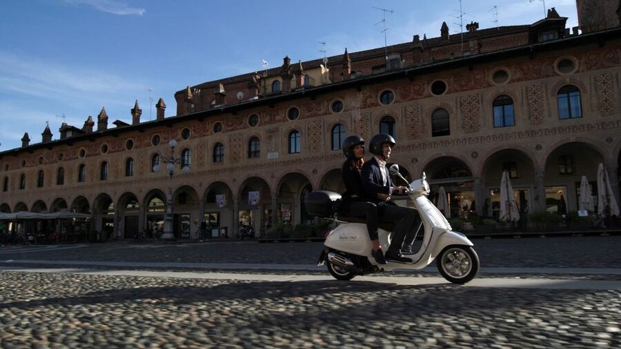 Tuscany by Vespa Full-Day Tour to Chianti Wine Region - Impruneta and Chiocchio on the country roads