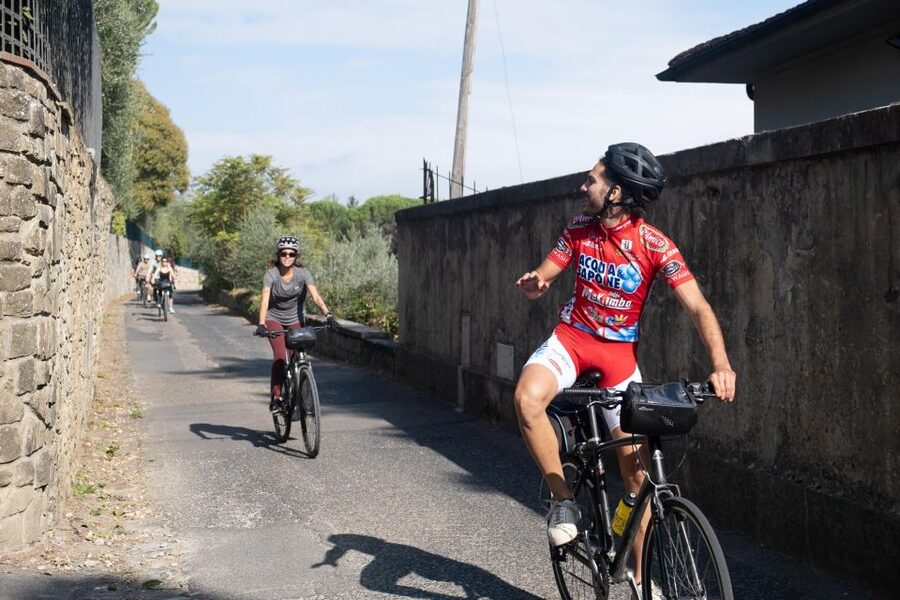 Tuscany Hills Bike Tour with Lunch at farm and Wine Tasting - Two hours through the Chianti Classico hills