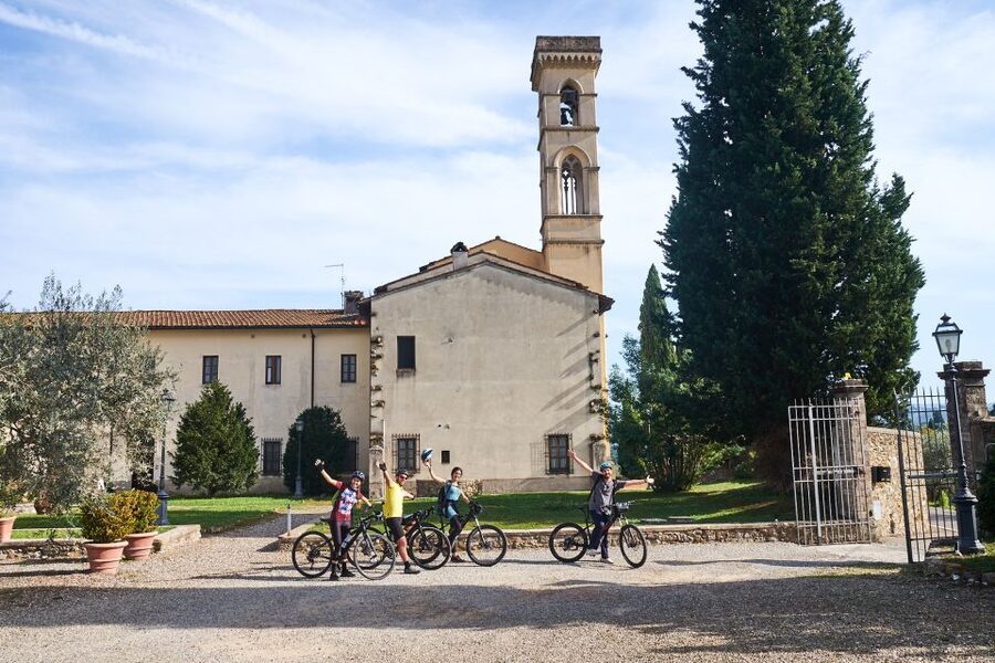 Tuscany Hills Bike Tour with Lunch at farm and Wine Tasting - The easier ride back to Florence