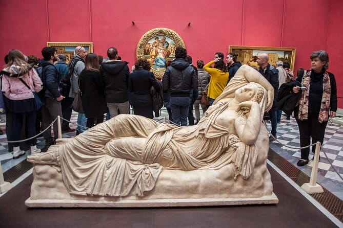 Uffizi Gallery Entrance Ticket with Priority Access - Arriving at the Uffizi meeting point