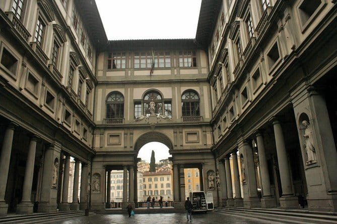 Uffizi Gallery Private Tour with 5-star Guide - What the private format changes