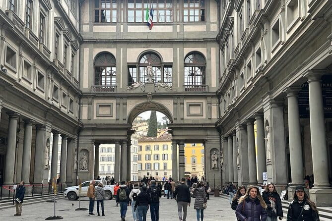 Uffizi Gallery Timed Tickets with Audio guide - Entering the Uffizi and understanding the queue