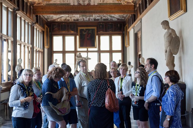 Uffizi Masterclass with Art Expert in Florence - Audio equipment and the pace inside