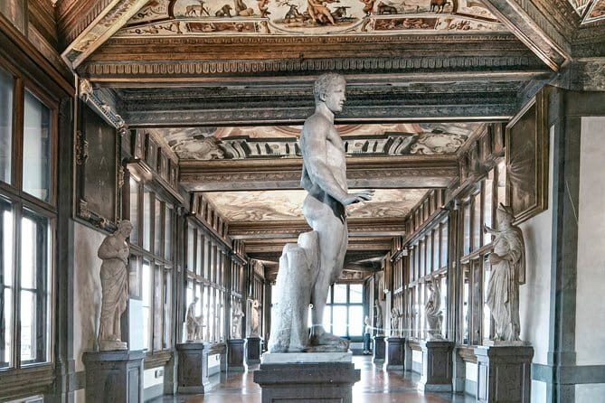 Uffizi Museum & Gallery Tour with Leonardo & Michelangelo Works - Why the Uffizi works better with a guide