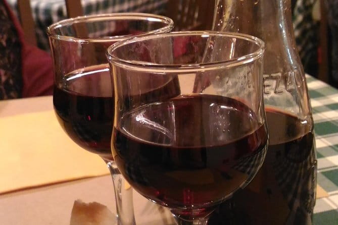 Walking Food Tour of Florence with Tastings and Wine - How the guides shape the experience