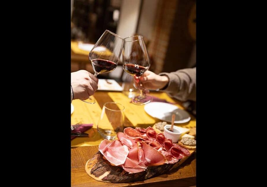 Wine Tasting Experience with Seven Types of Tuscan Wine - Seven Tuscan wines, one compact Florence tasting