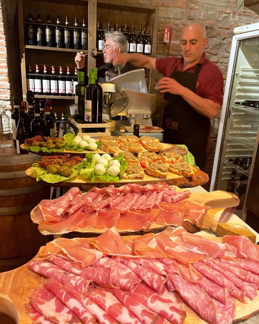 Wine Tasting Experience with Three Types of Tuscan Wine - Three Tuscan wines in one Florence hour