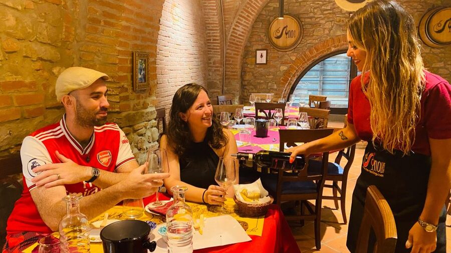 Wine Tasting Experience with Three Types of Tuscan Wine - What happens when you arrive at Via del Gomitolo dellOro